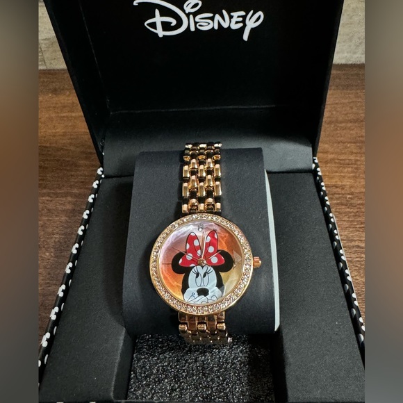 Disney Minnie Womens rose-gold Tone Bracelet Watch -NEW - Picture 12 of 13